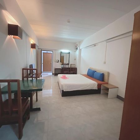 โรงแรมวินบางนา Win Bangna Hotel Bangkok Exterior photo