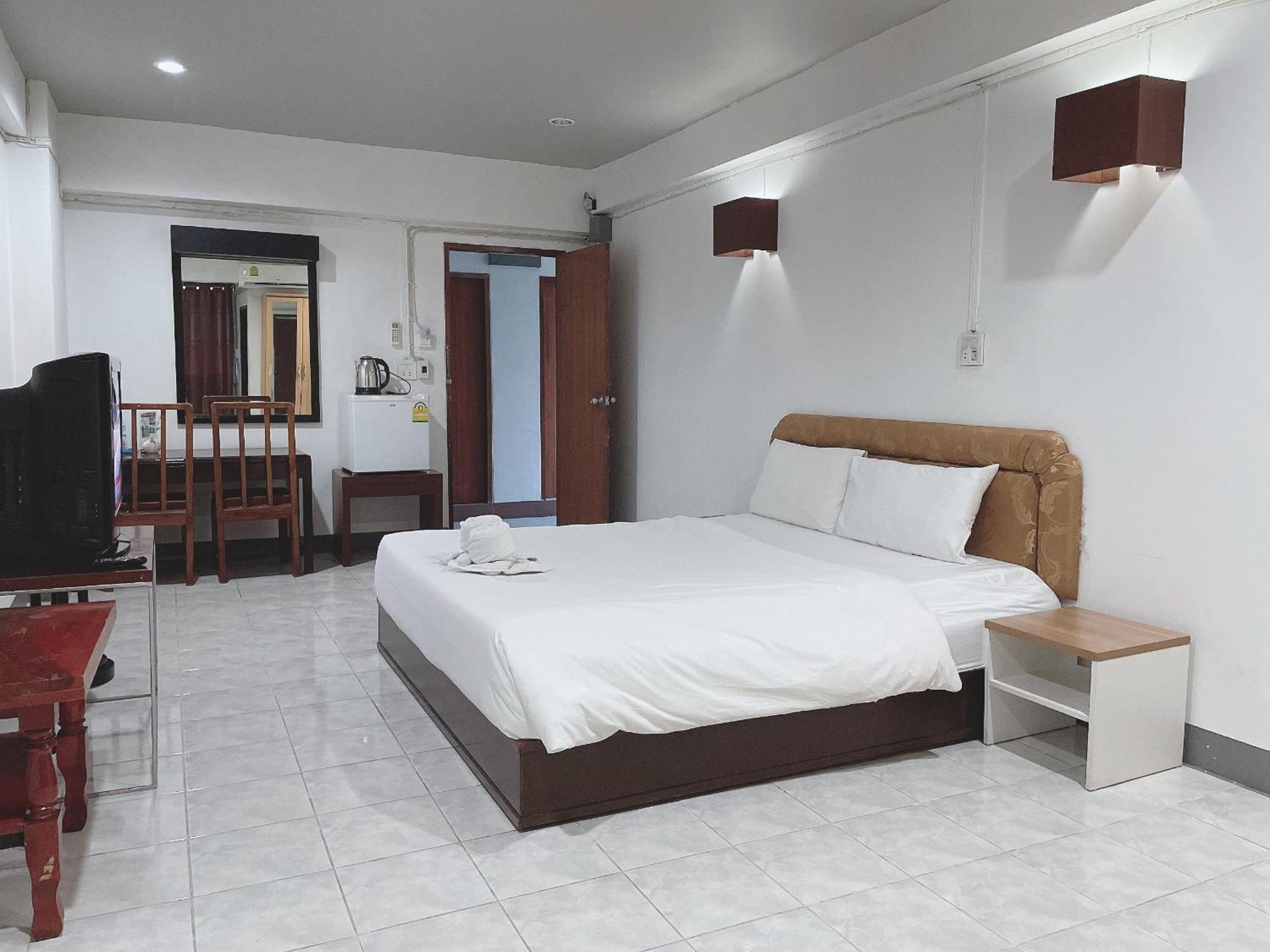 โรงแรมวินบางนา Win Bangna Hotel Bangkok Exterior photo