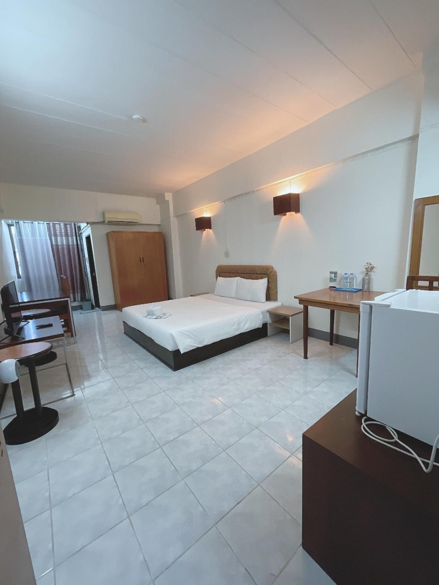 โรงแรมวินบางนา Win Bangna Hotel Bangkok Exterior photo